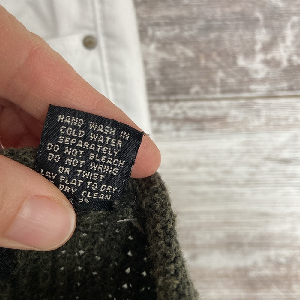 Men’s Vintage American Eagle Sweater - Picture 8 of 8